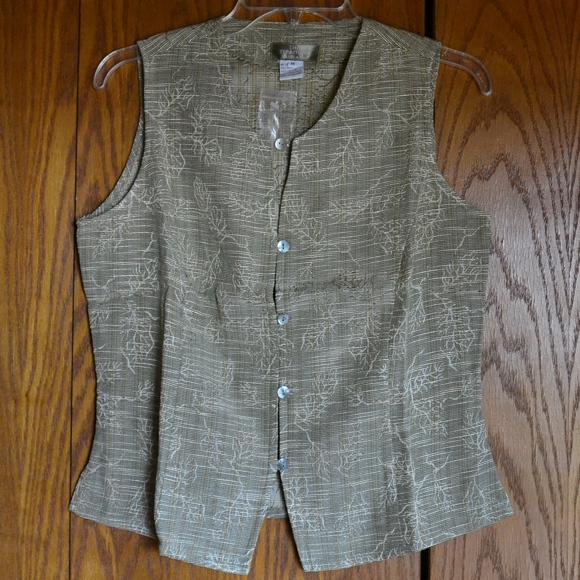 Vest - Picture 1 of 7